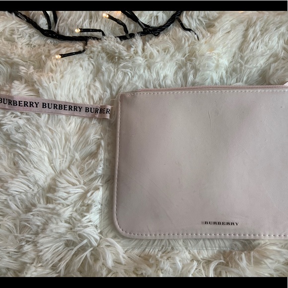 Burberry pouch in baby pink🤍💕 - Picture 6 of 6